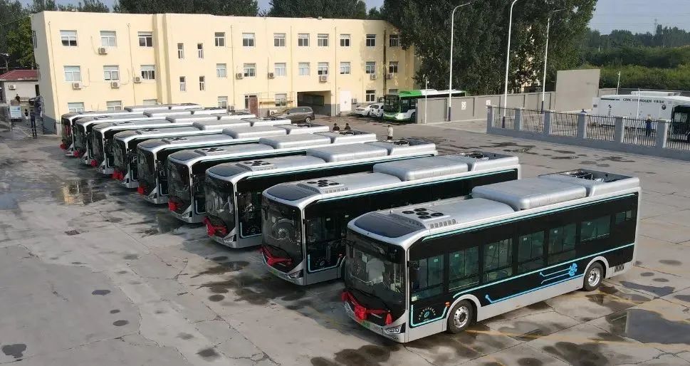 我市公交跨入氢能时代 首批10辆氢能源公交车正式上线运营